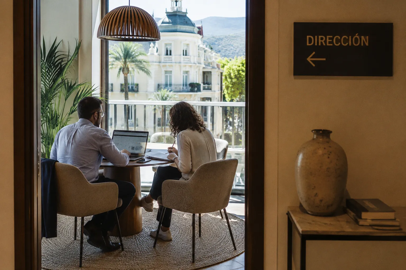 Estrategias hoteleras para dominar la visibilidad y la venta directa en la era de la inteligencia artificial